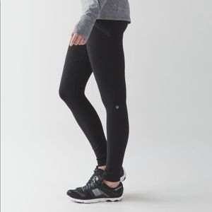Lululemon toasty tech tight II- black